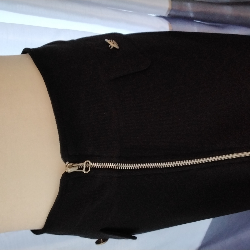 Ladies black zippered skirt with button detail - Picture 2 of 8